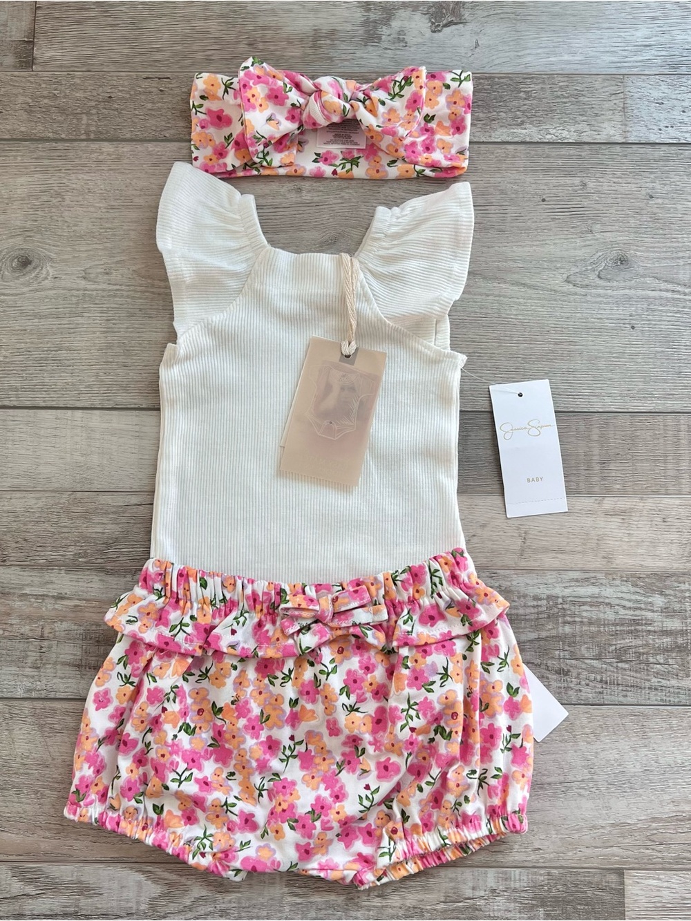 NWT Jessica Simpson 3 Piece Floral Outfit Size 0/3 Months